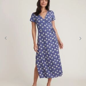 Marine layer Emlyn Midi Wrap Dress in Marlin Palm Print